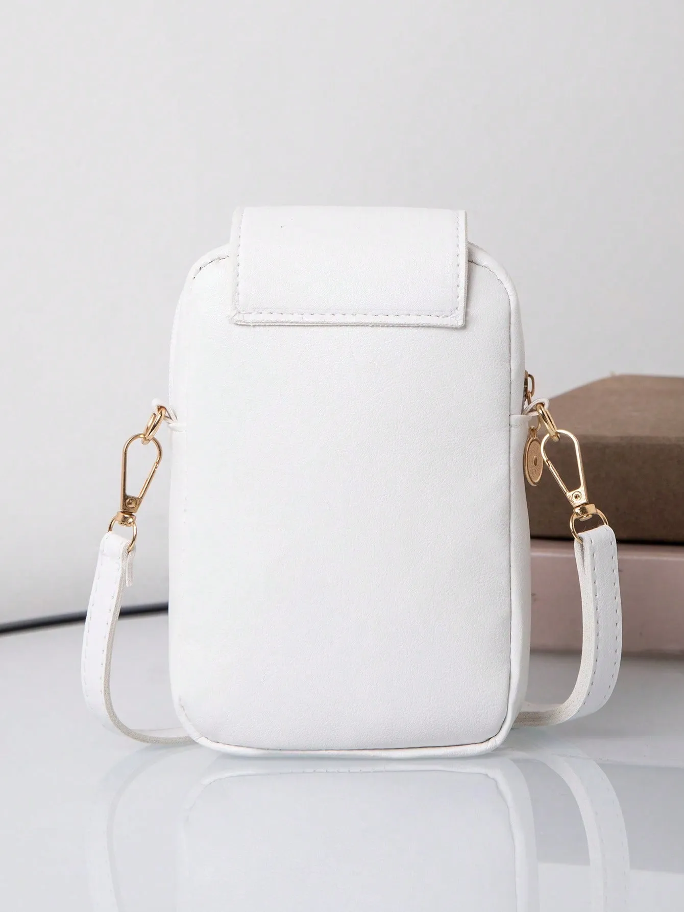 2024 Trendy Women Bag: Versatile Shoulder Messenger Bag for Spring/Summer