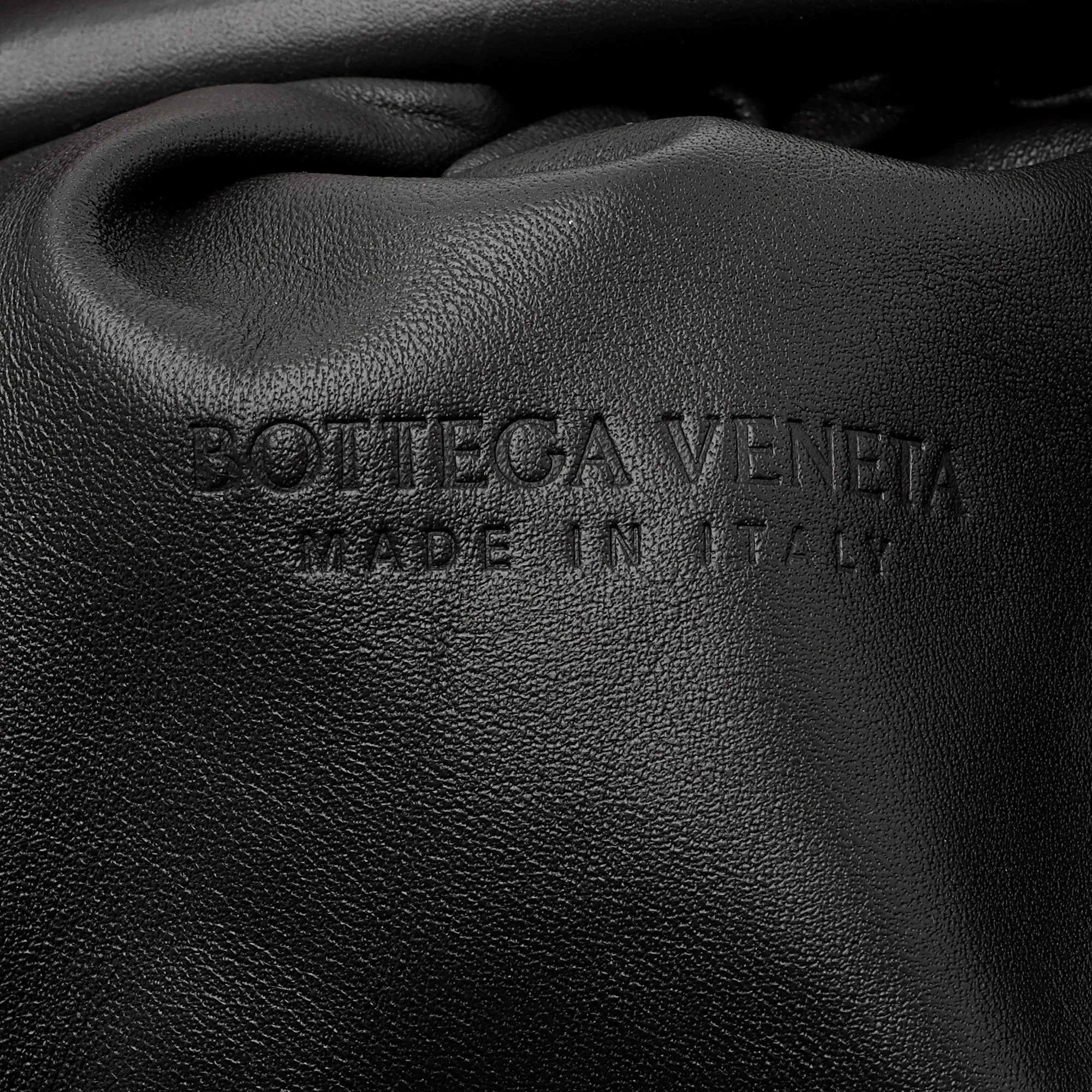 Bottega Veneta Calfskin The Pouch Clutch (SHF-3lPp9s)