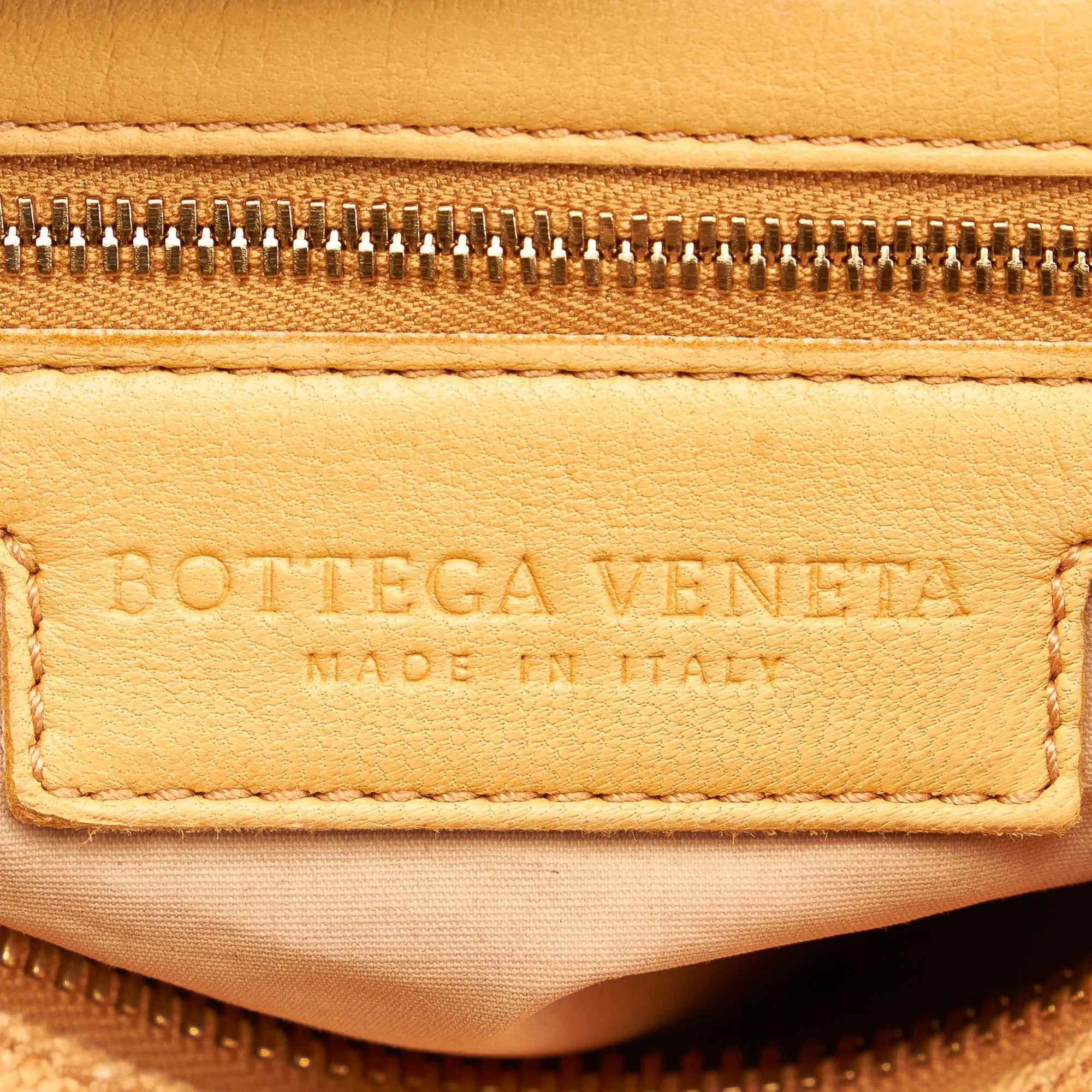 Bottega Veneta Canvas Handbag (SHG-35068)