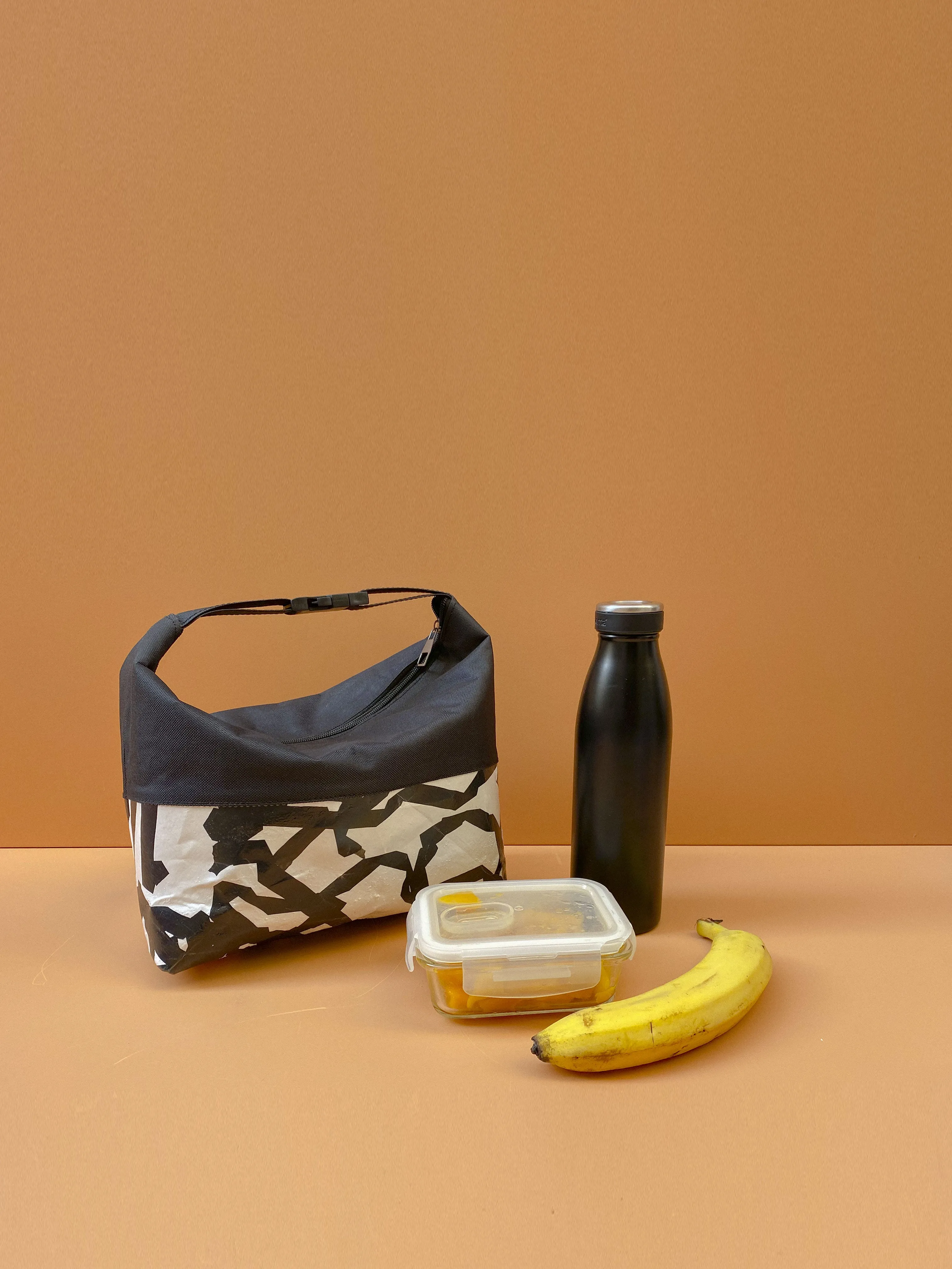 Buckle Lunch Bag - Dark Sprinkle