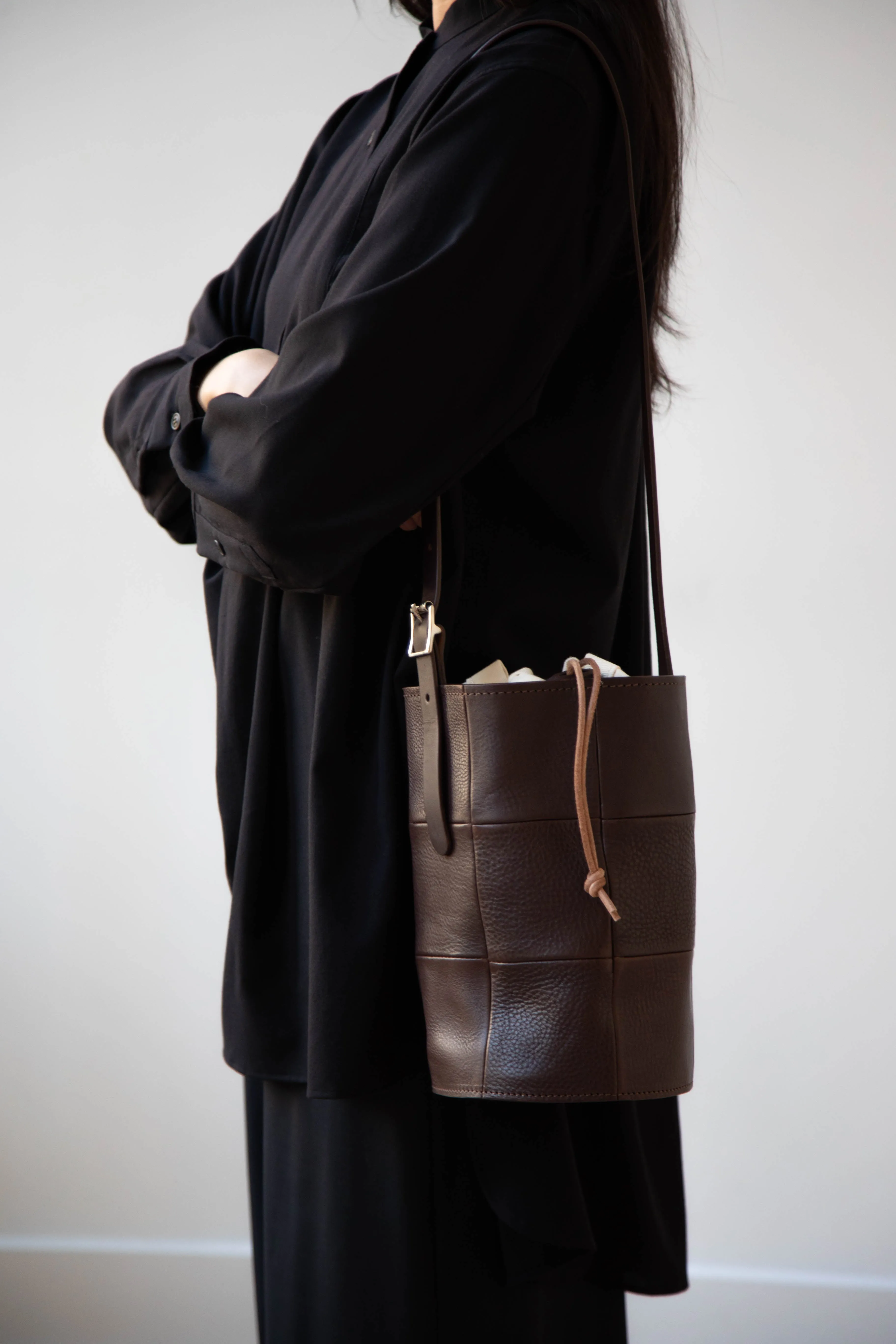 Cawley | Leather Bucket Bag in Chocolate