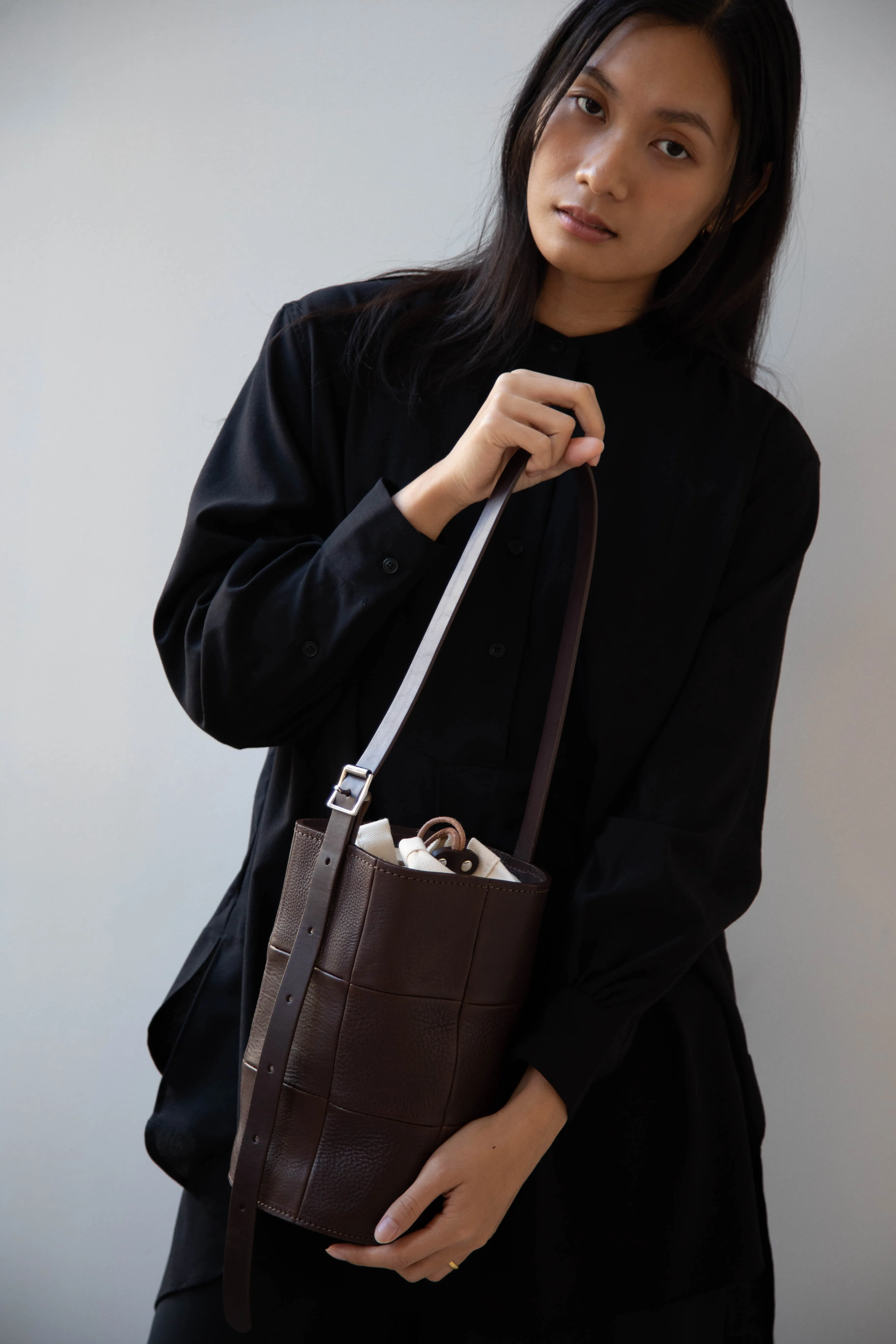 Cawley | Leather Bucket Bag in Chocolate