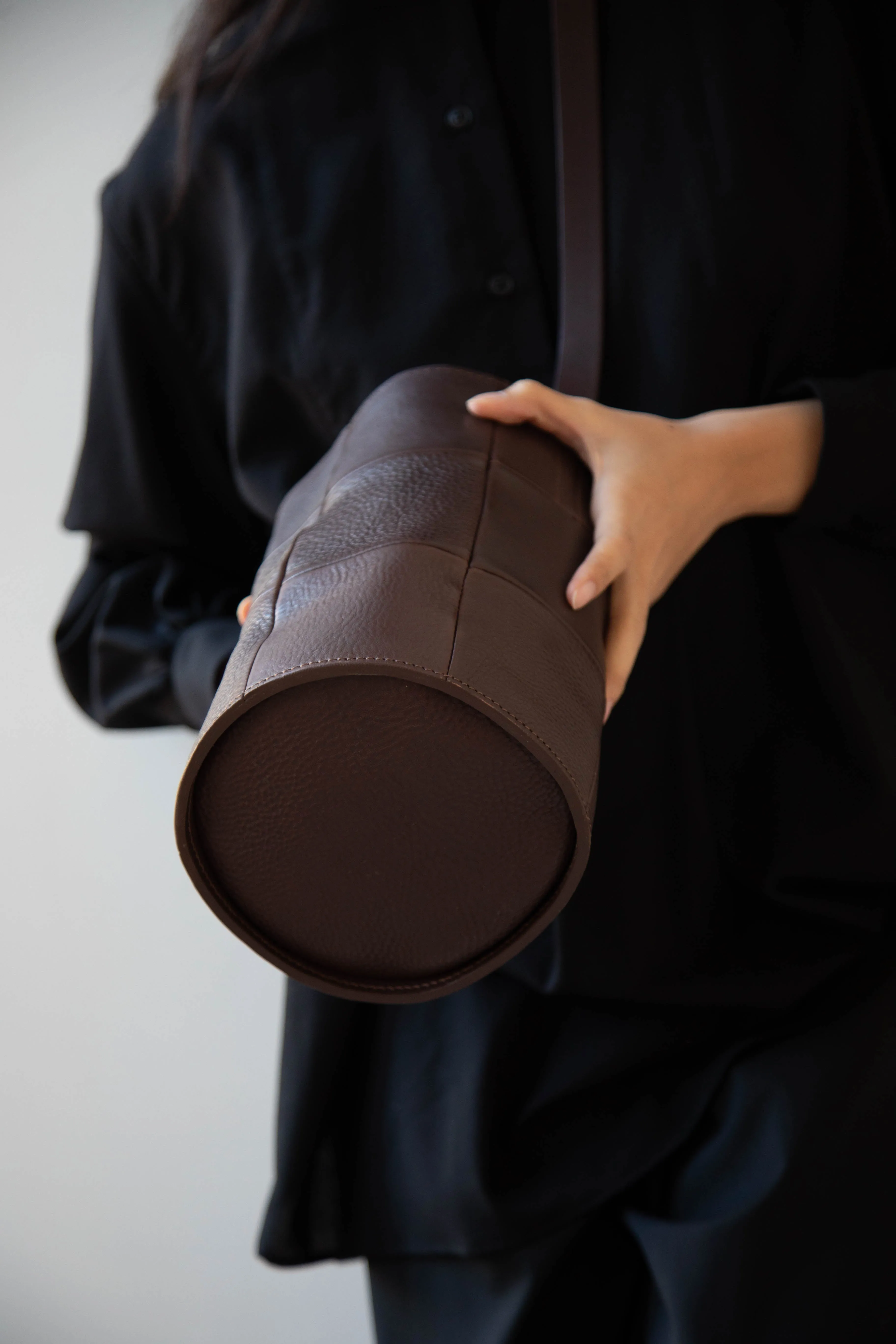 Cawley | Leather Bucket Bag in Chocolate