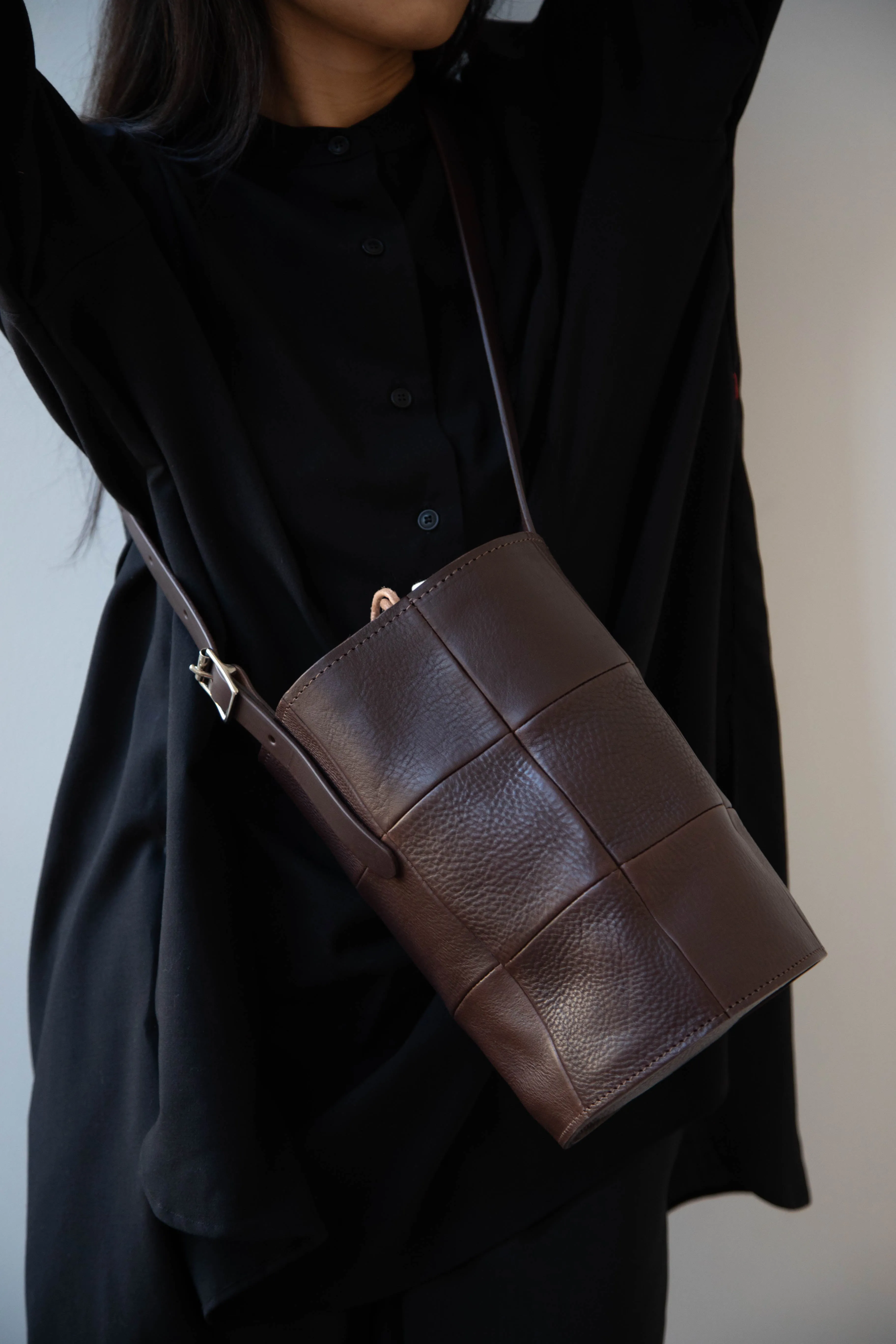 Cawley | Leather Bucket Bag in Chocolate