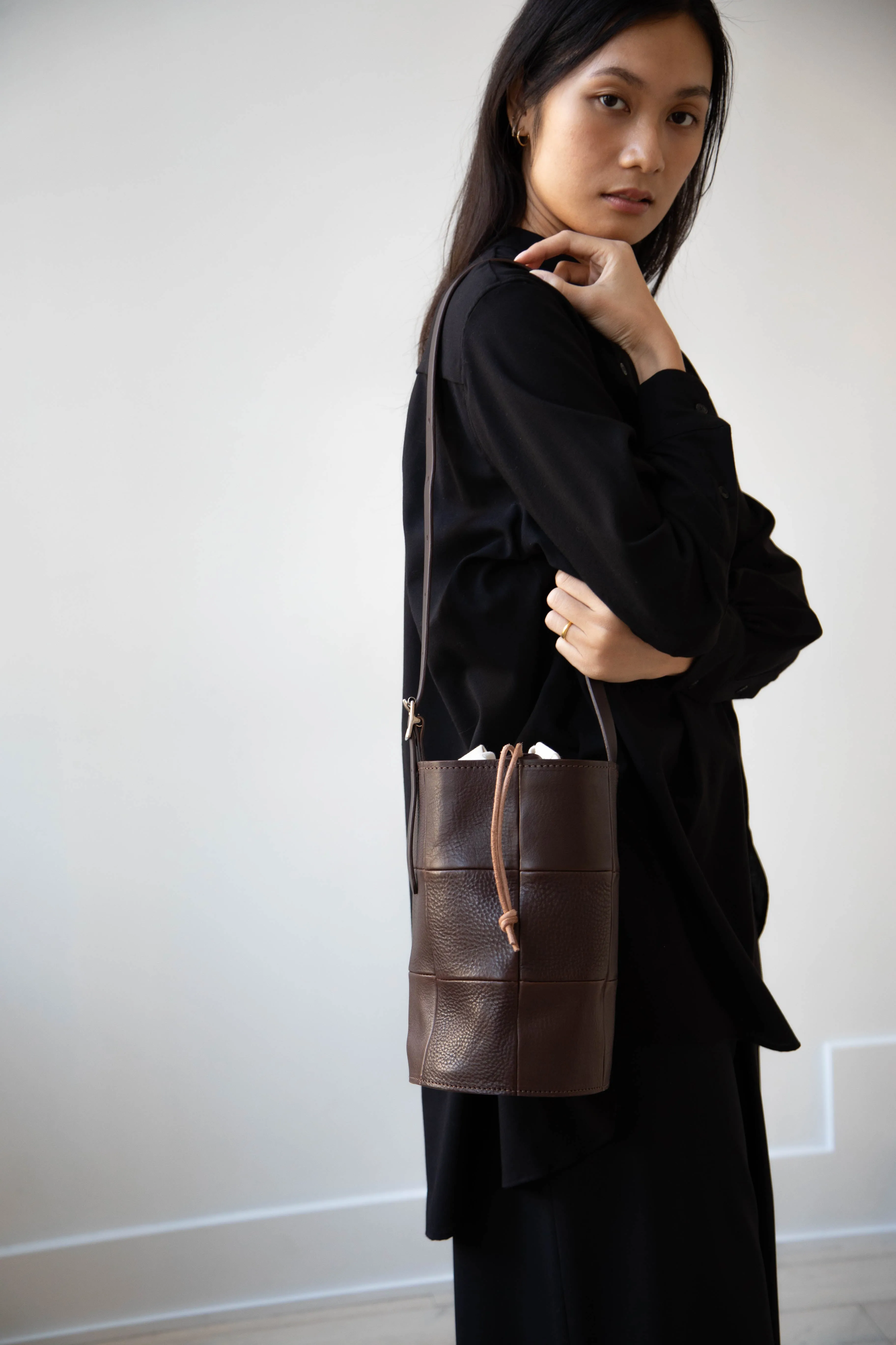 Cawley | Leather Bucket Bag in Chocolate