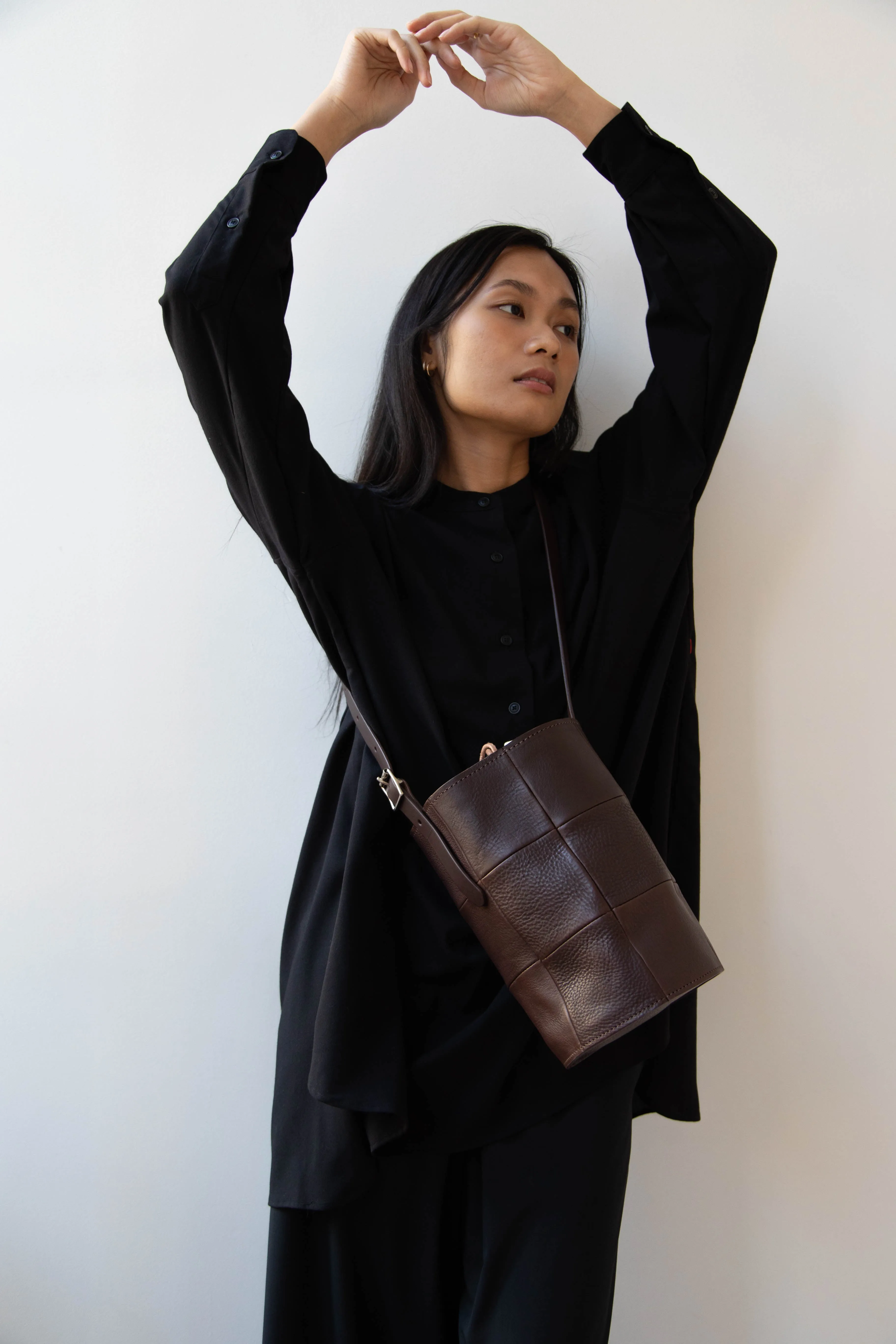 Cawley | Leather Bucket Bag in Chocolate