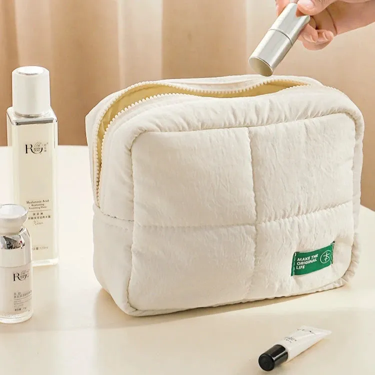 Charming Portable Waterproof Cosmetic Bag