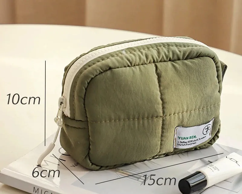 Charming Portable Waterproof Cosmetic Bag