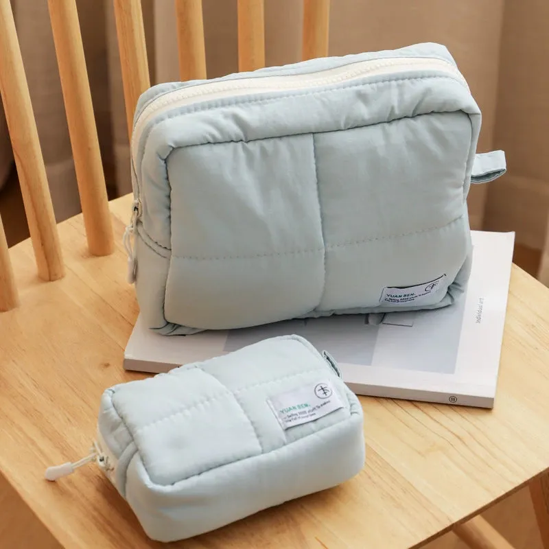 Charming Portable Waterproof Cosmetic Bag