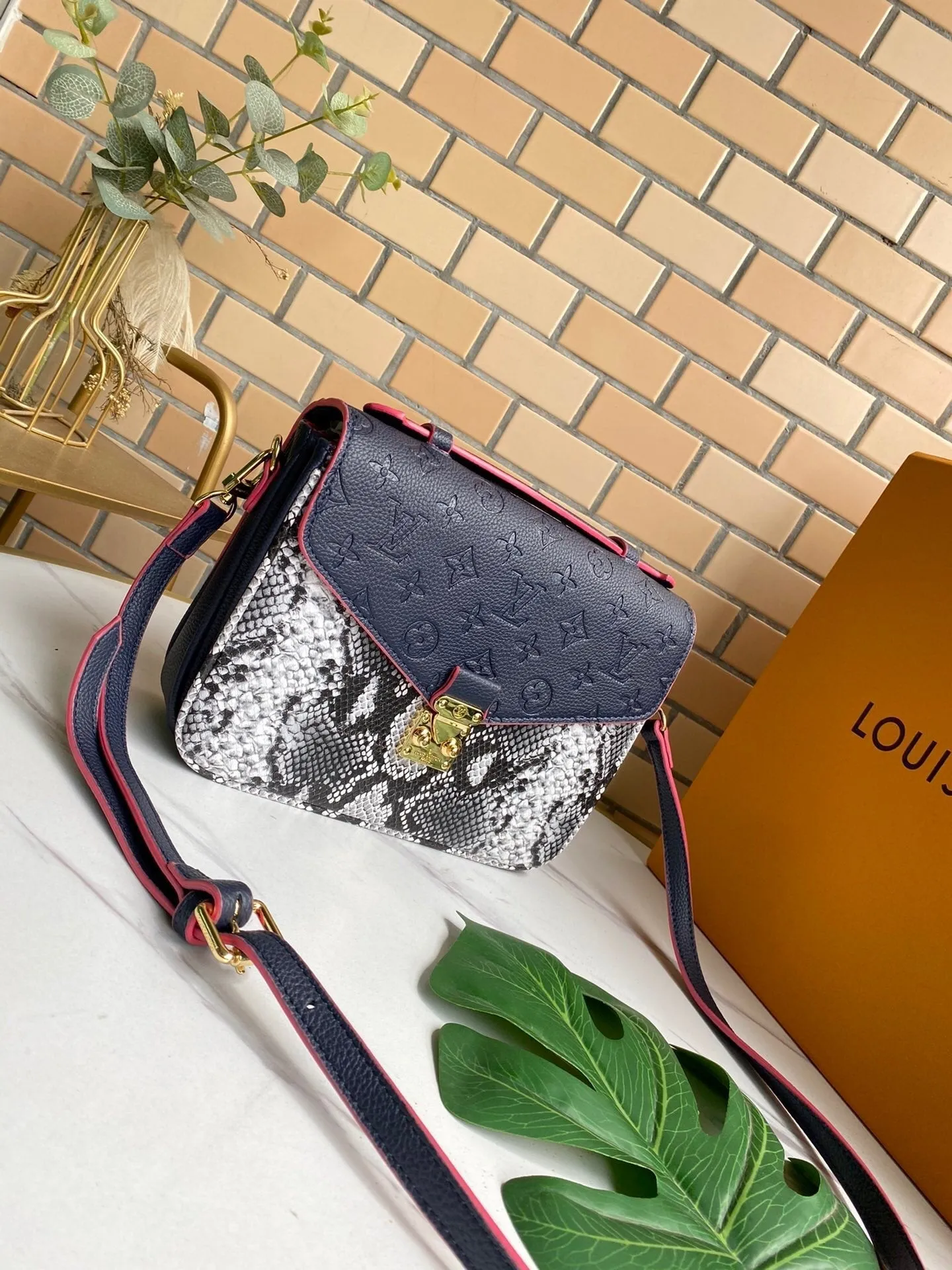 Designer Handbags LN 127