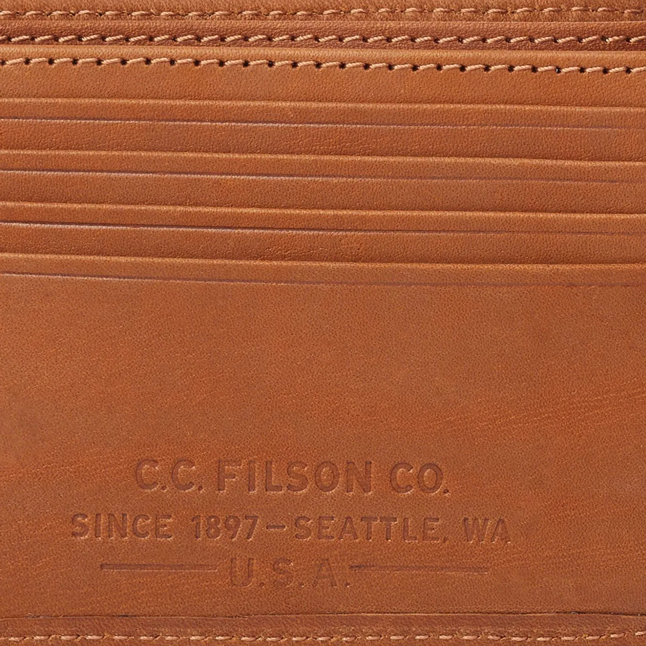 Filson Outfitter Wallet Tan