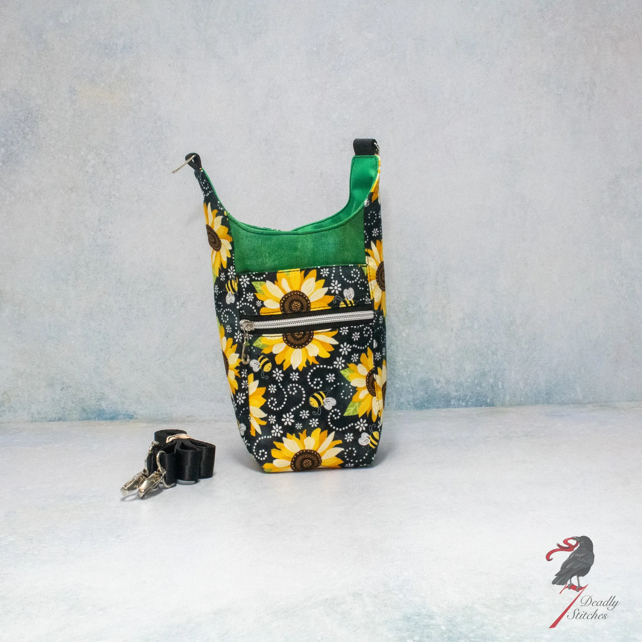 H2o2Go Bottle Bag - Sunflowers on Black