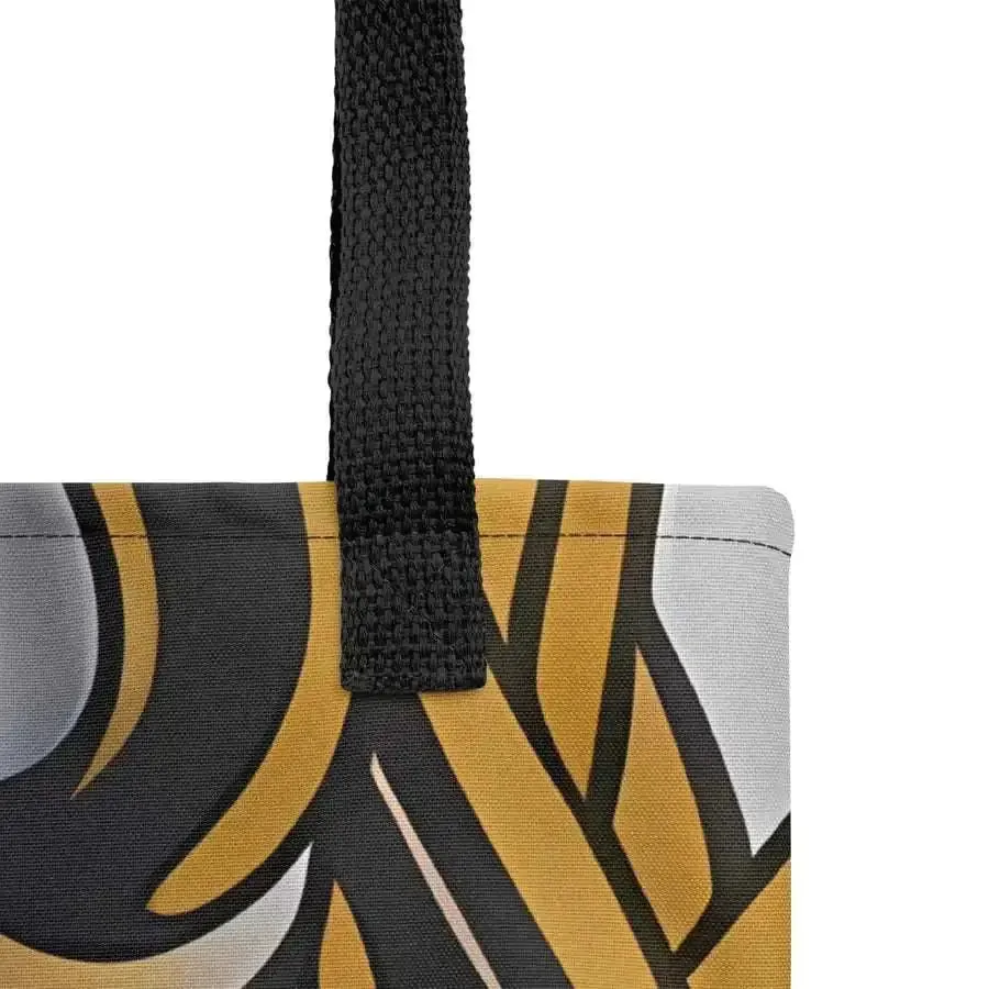 Interlock style tote bag