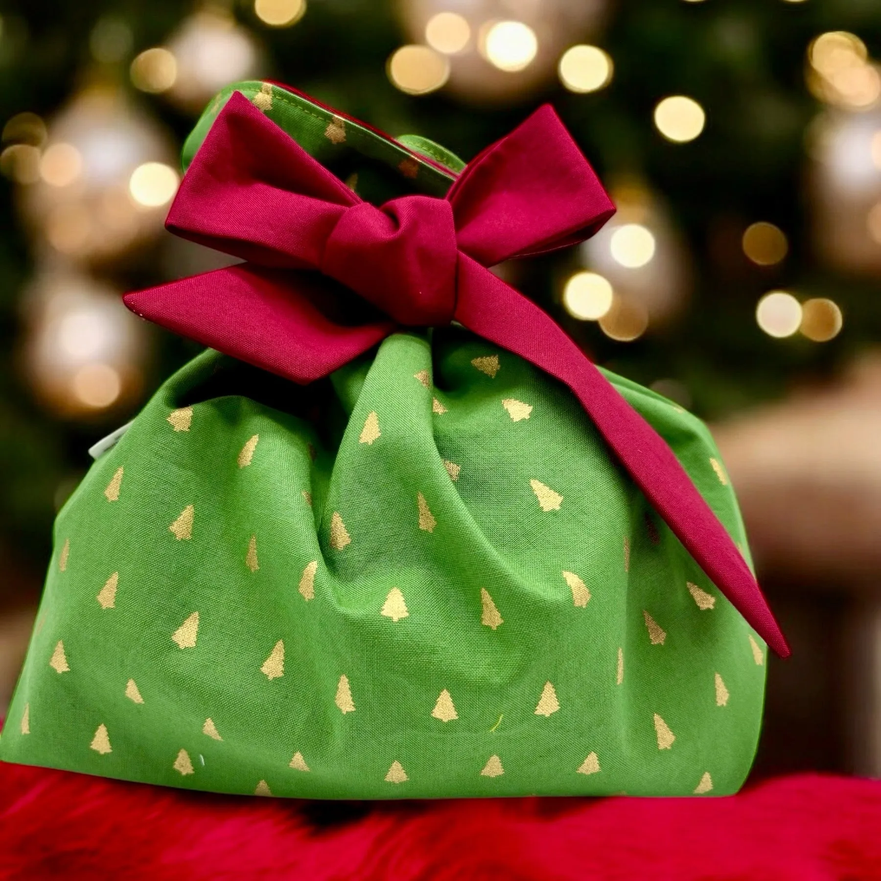 Just Right Gift Bag - Christmas Trees Golden