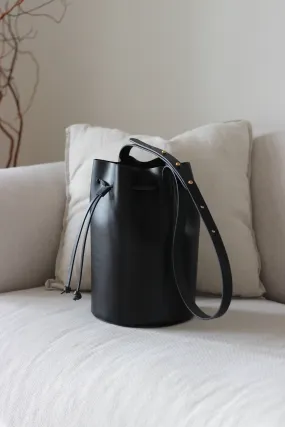 Leather bucket bag black